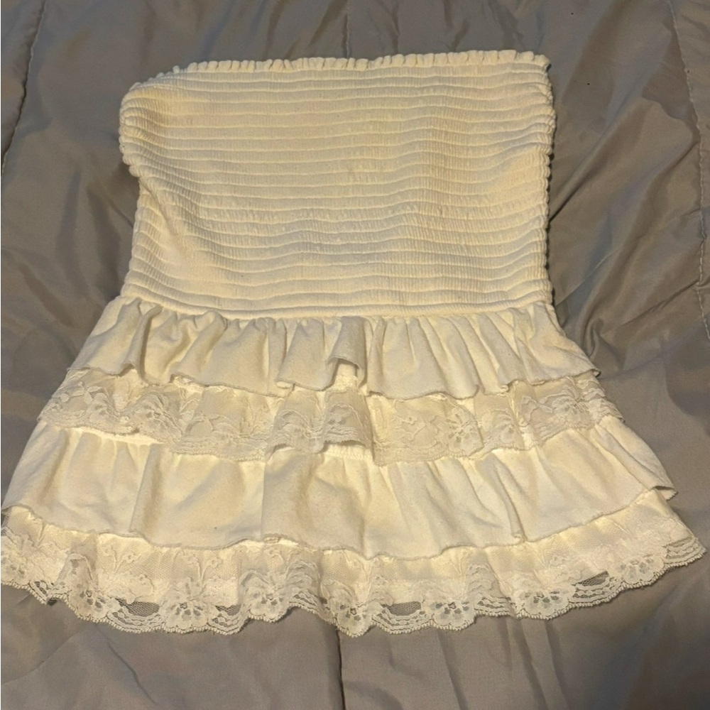 hollisterr tube top with lace